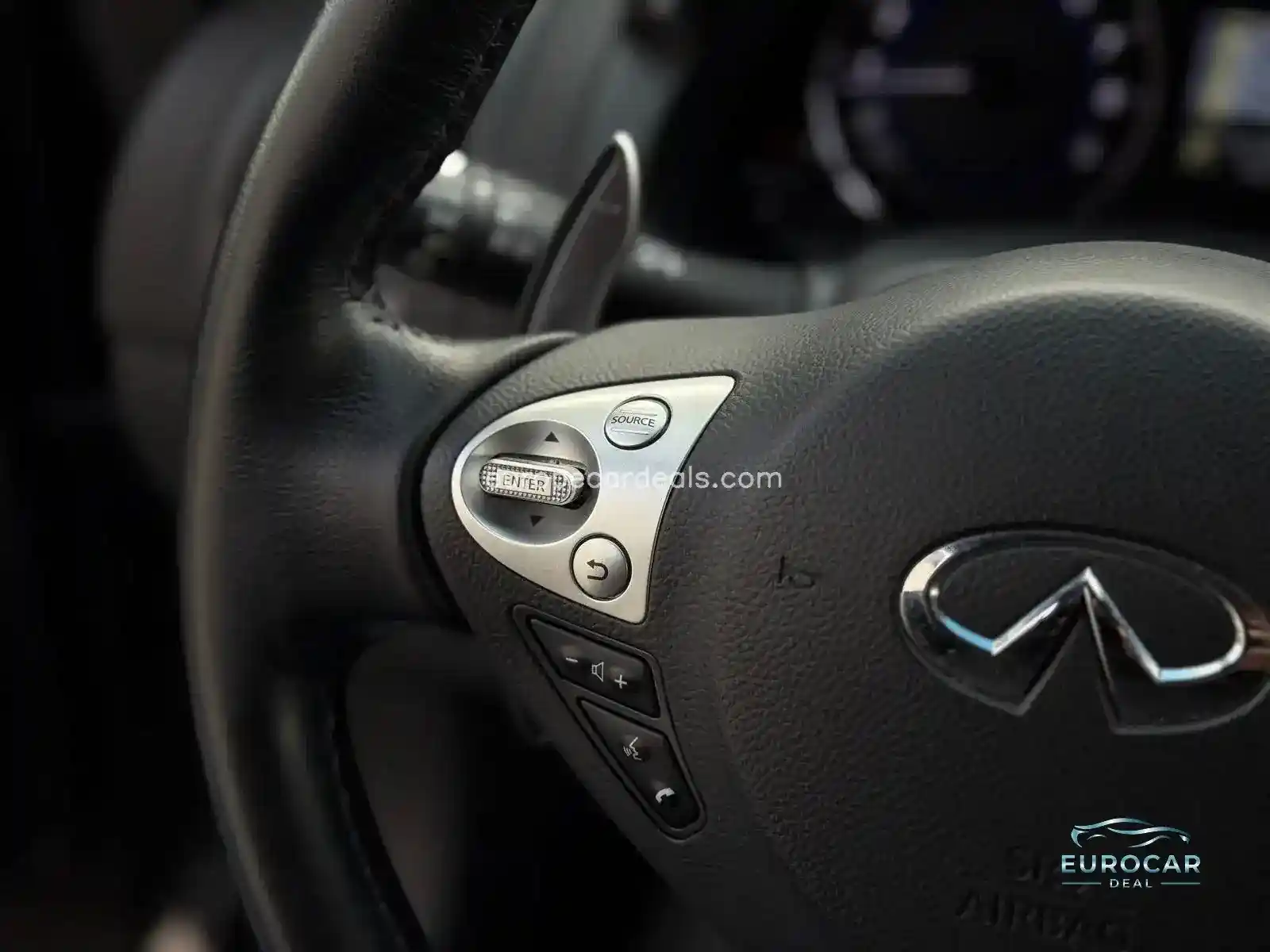 Infiniti QX70