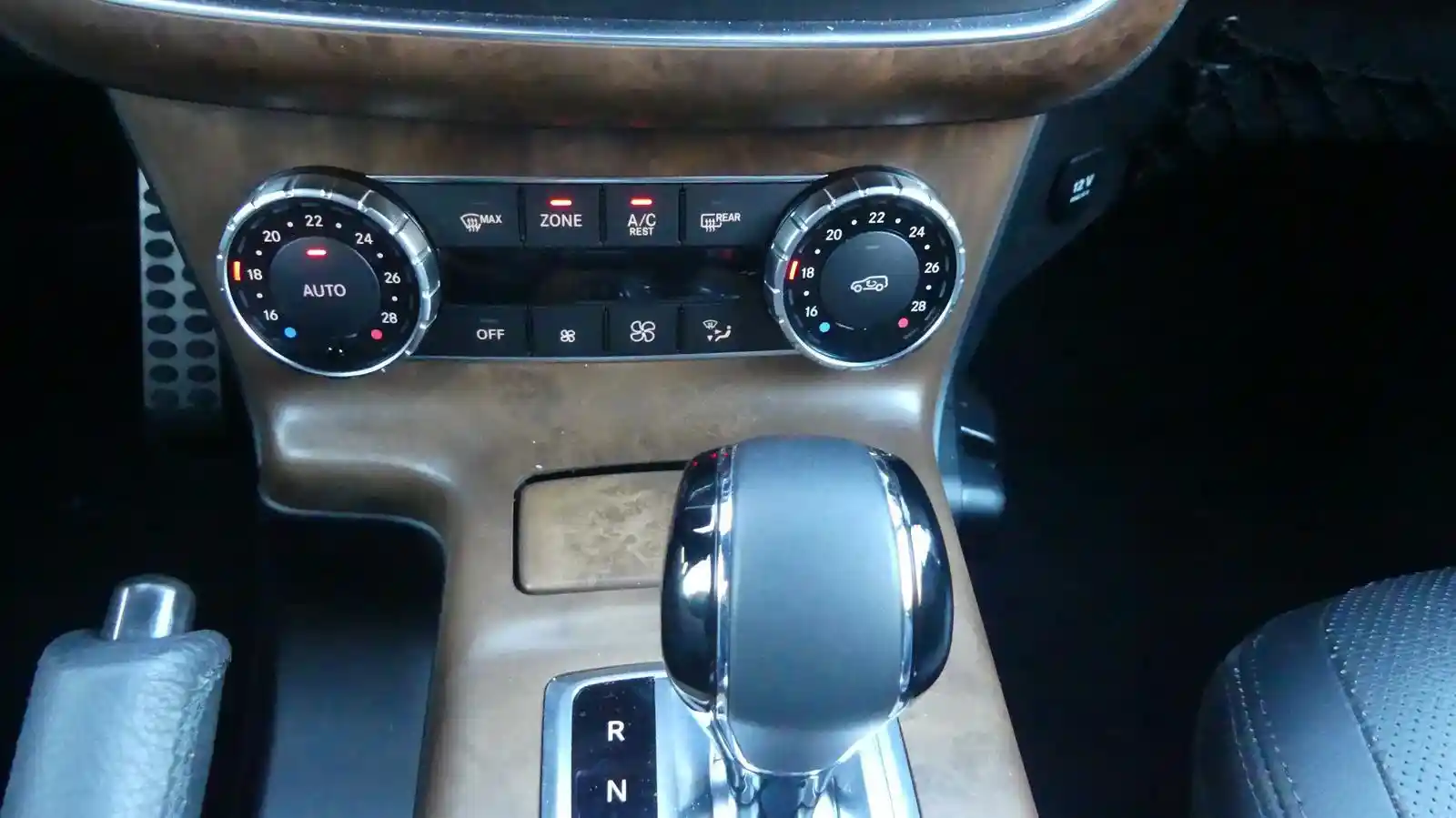 Mercedes-Benz G 500