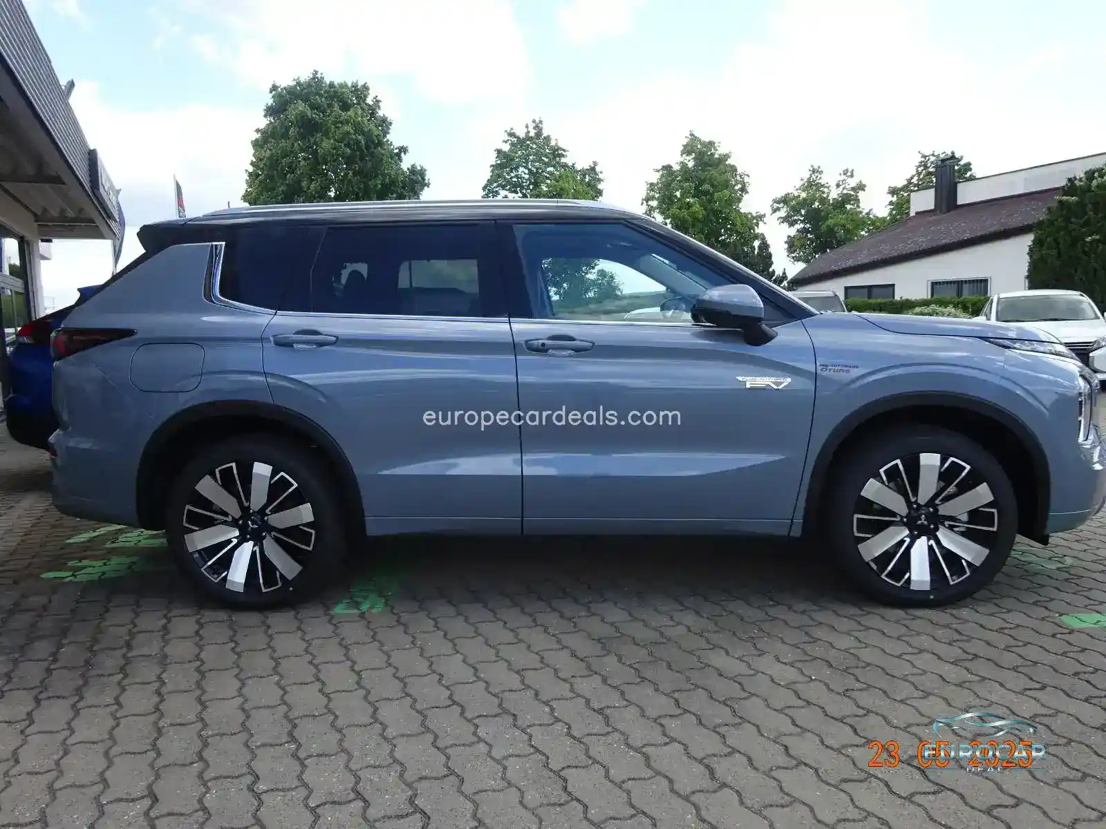Mitsubishi Plug-in Hybrid Outlander