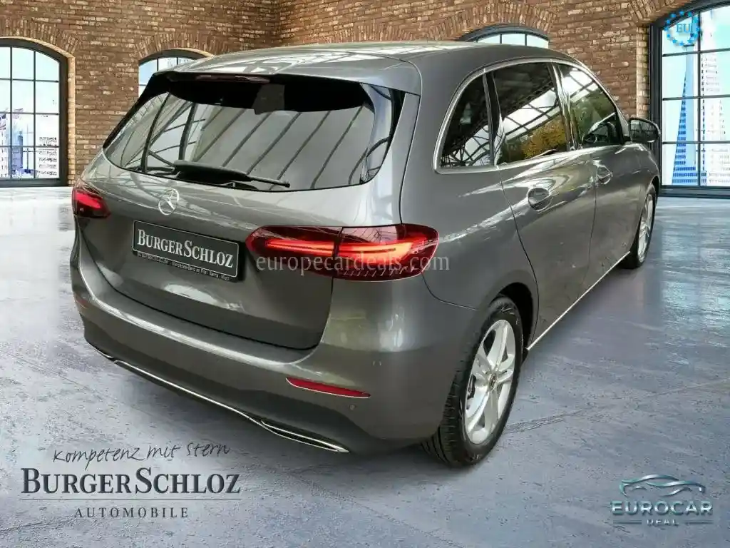 Mercedes-Benz B 180