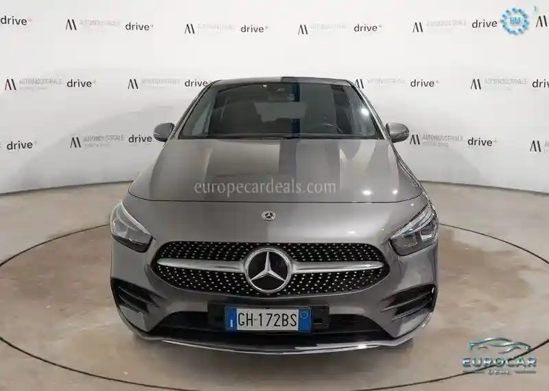 Mercedes-Benz B 180