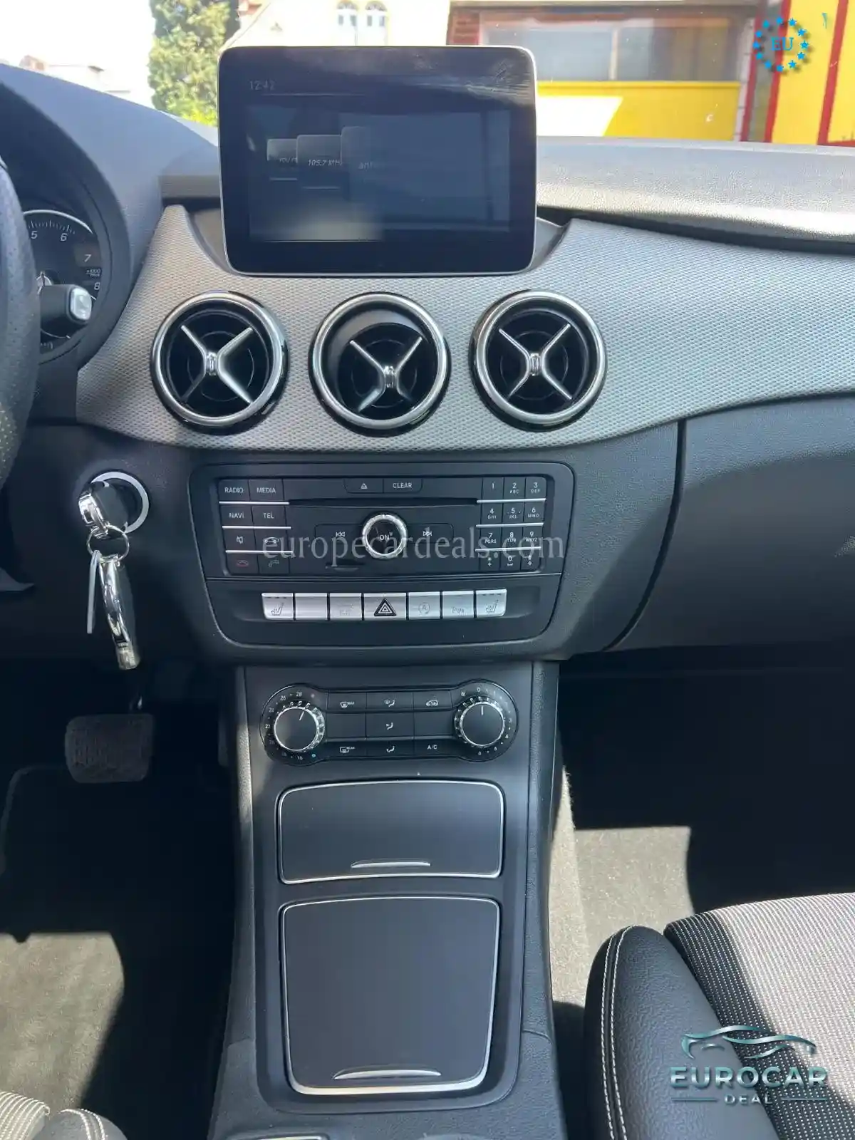 Mercedes-Benz B 200
