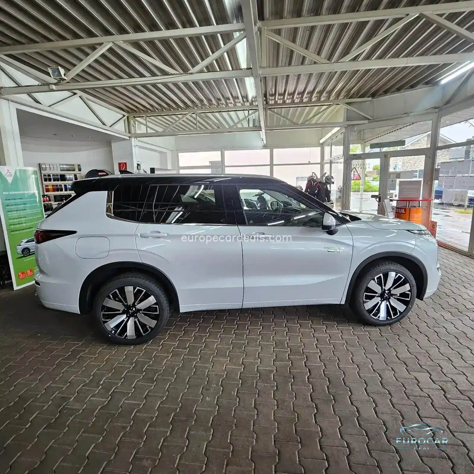 Mitsubishi Plug-in Hybrid Outlander