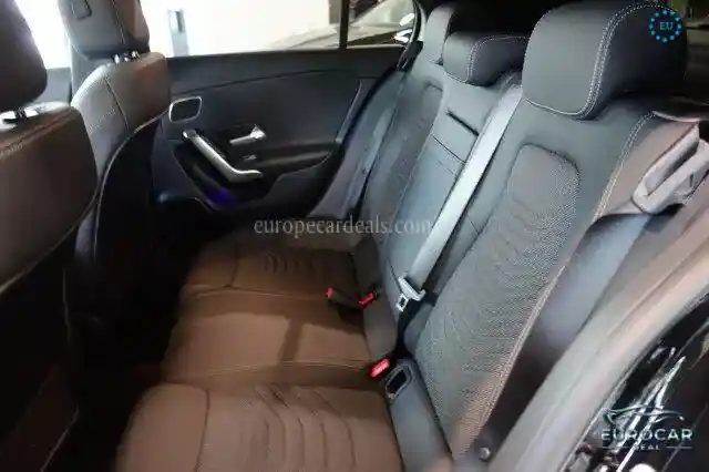 Mercedes-Benz A 220