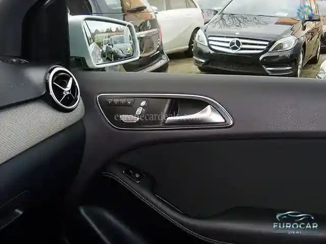 Mercedes-Benz B 220