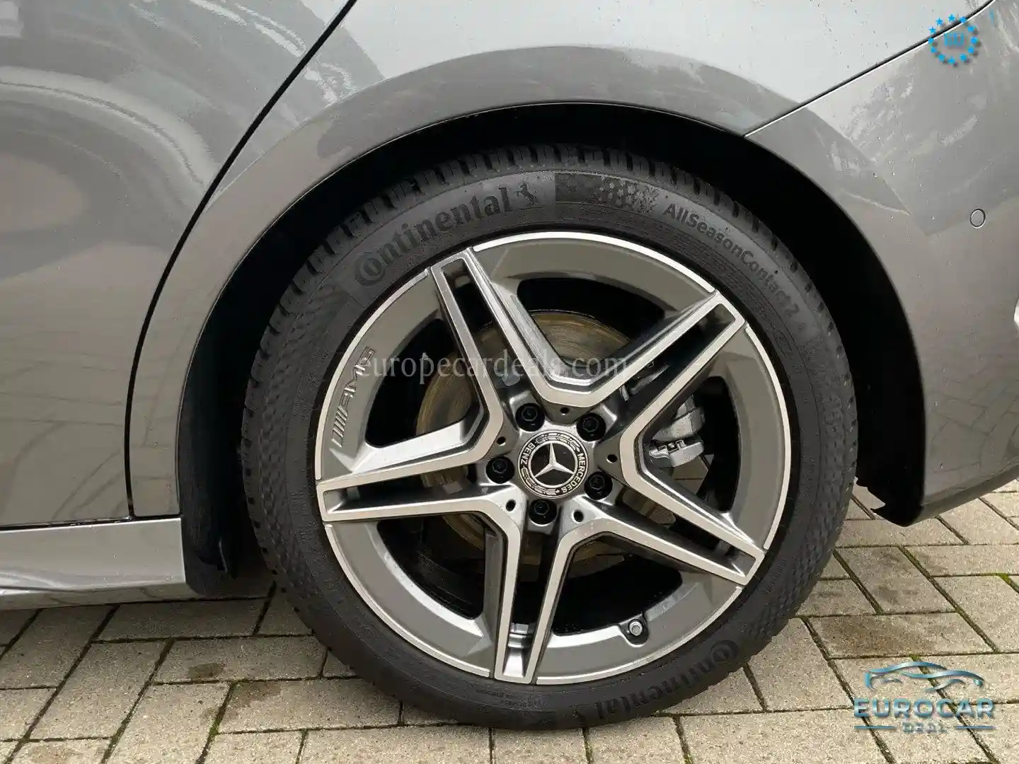 Mercedes-Benz B 200