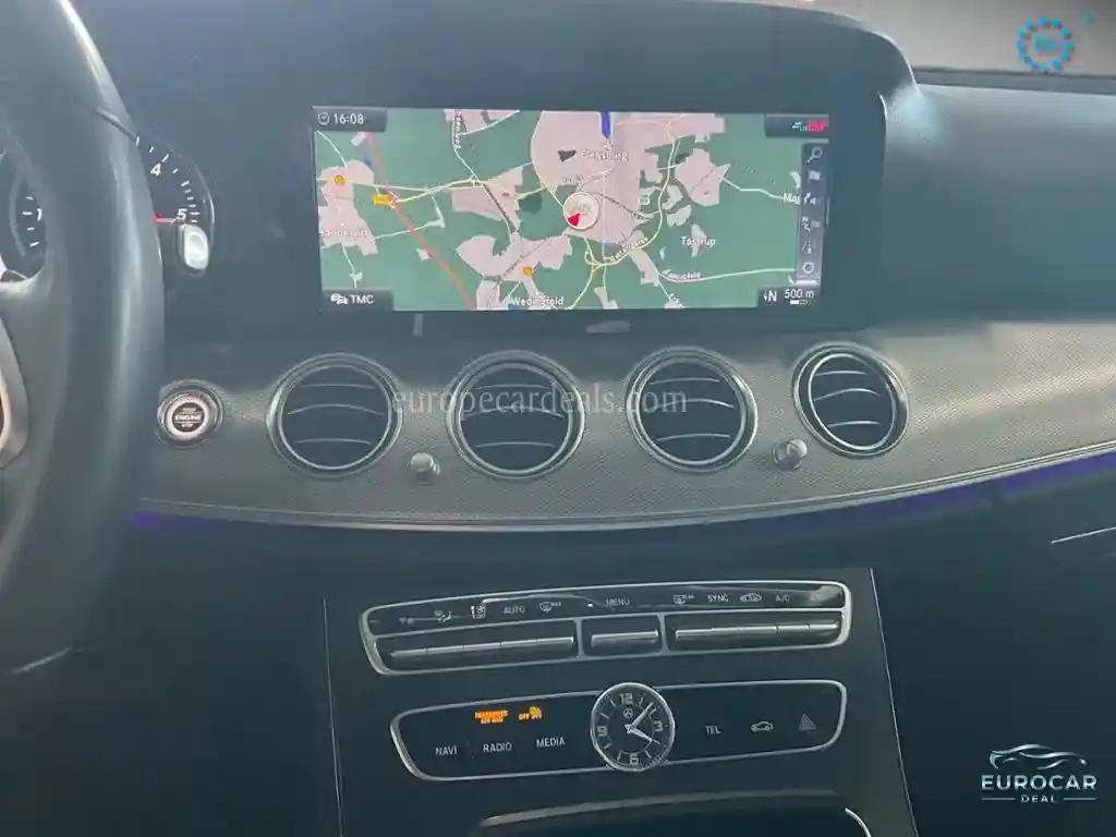 Mercedes-Benz E 200