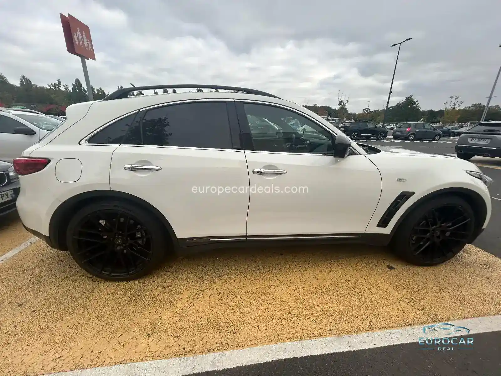 Infiniti QX70