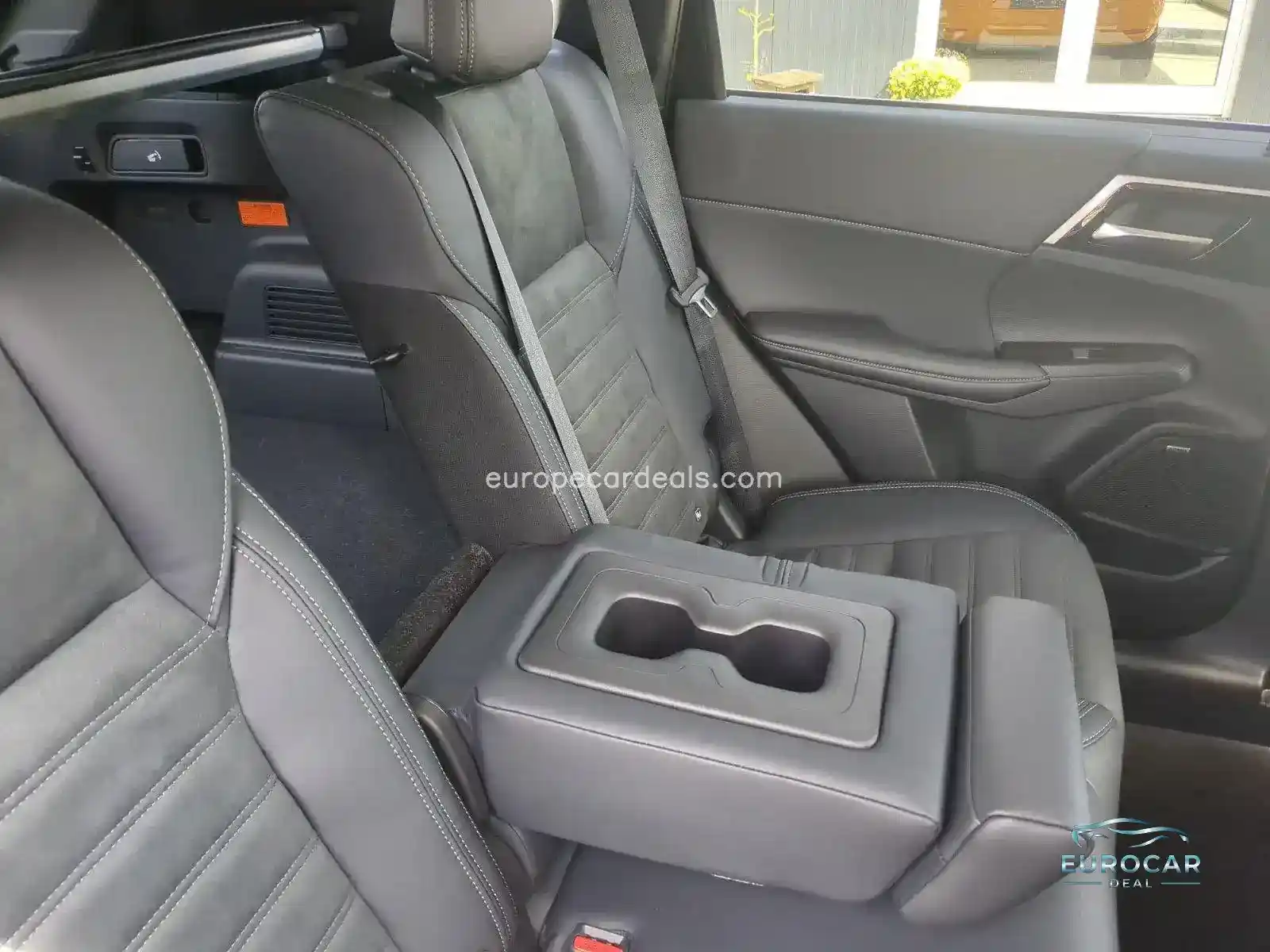 Mitsubishi Plug-in Hybrid Outlander