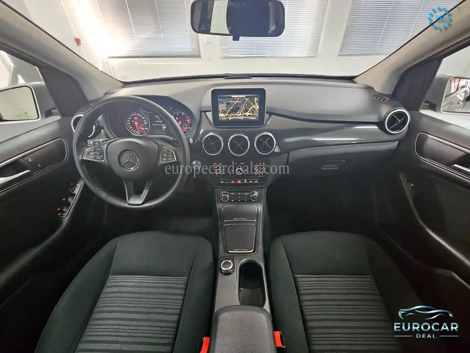 Mercedes-Benz B 180