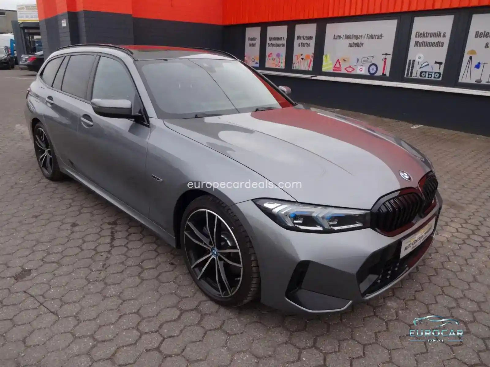 BMW 330