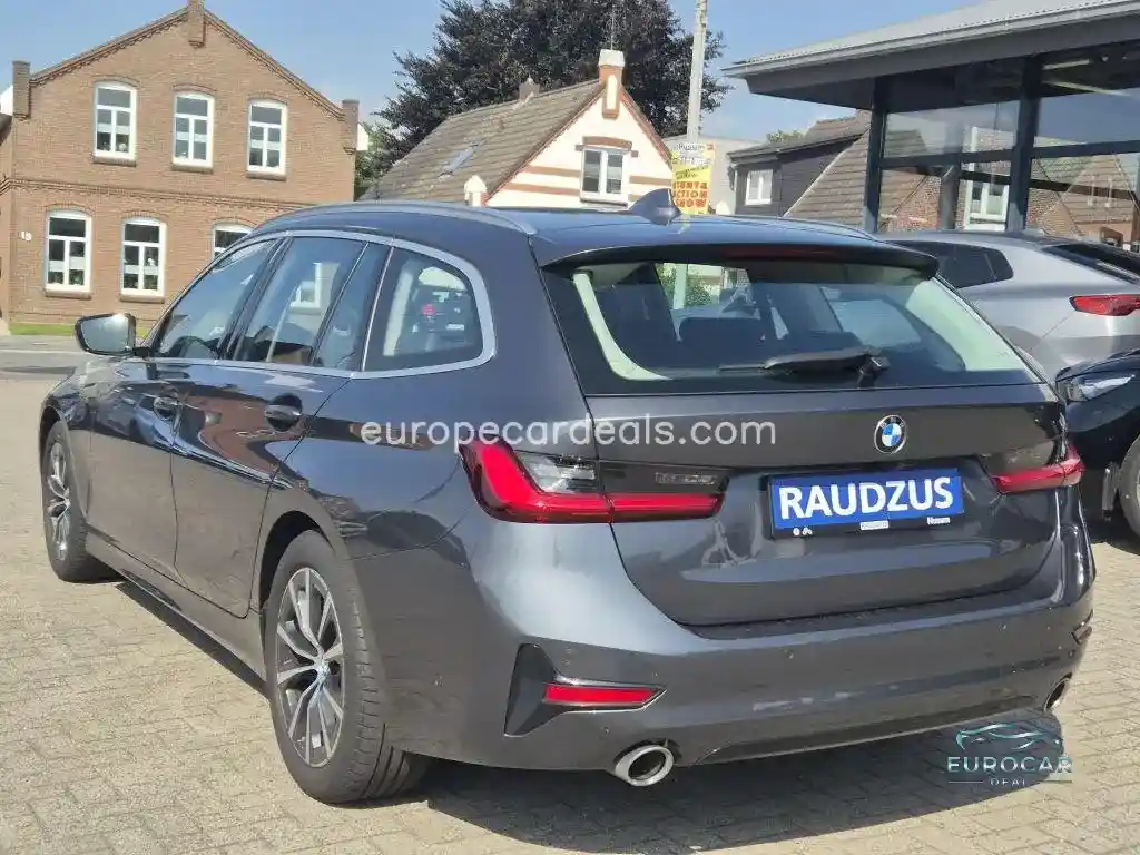 BMW 330