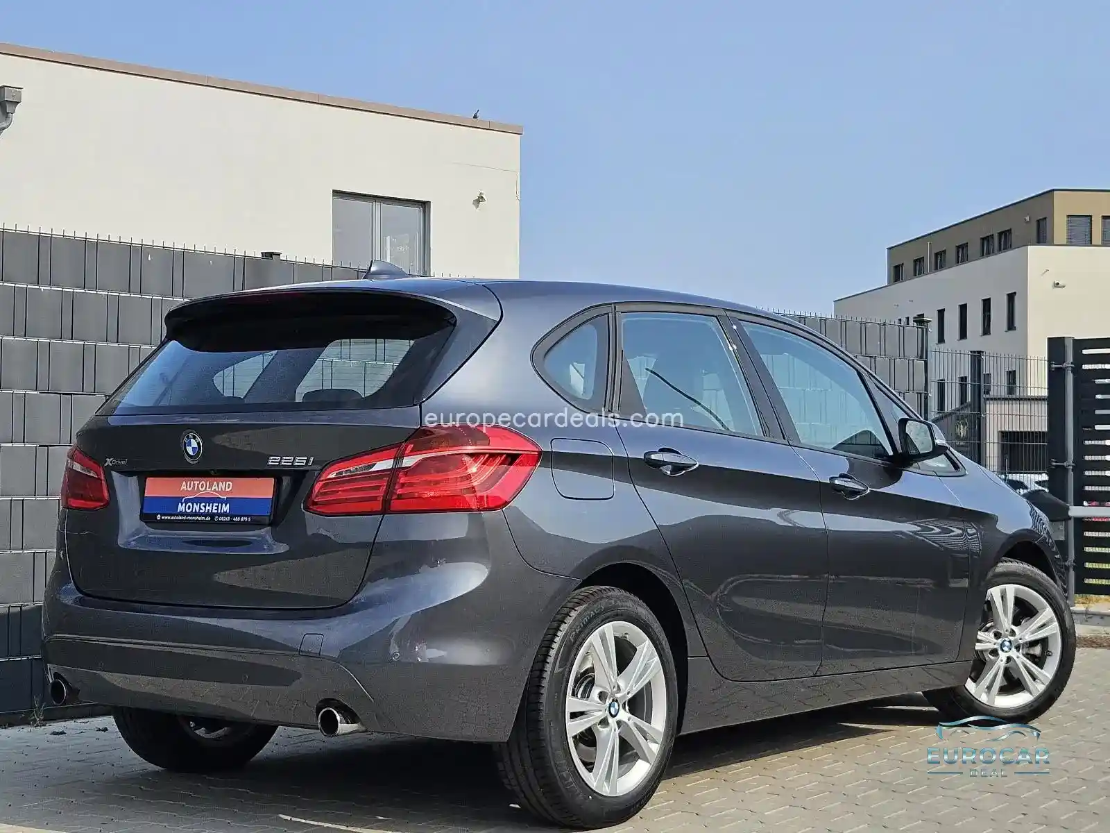 BMW 225