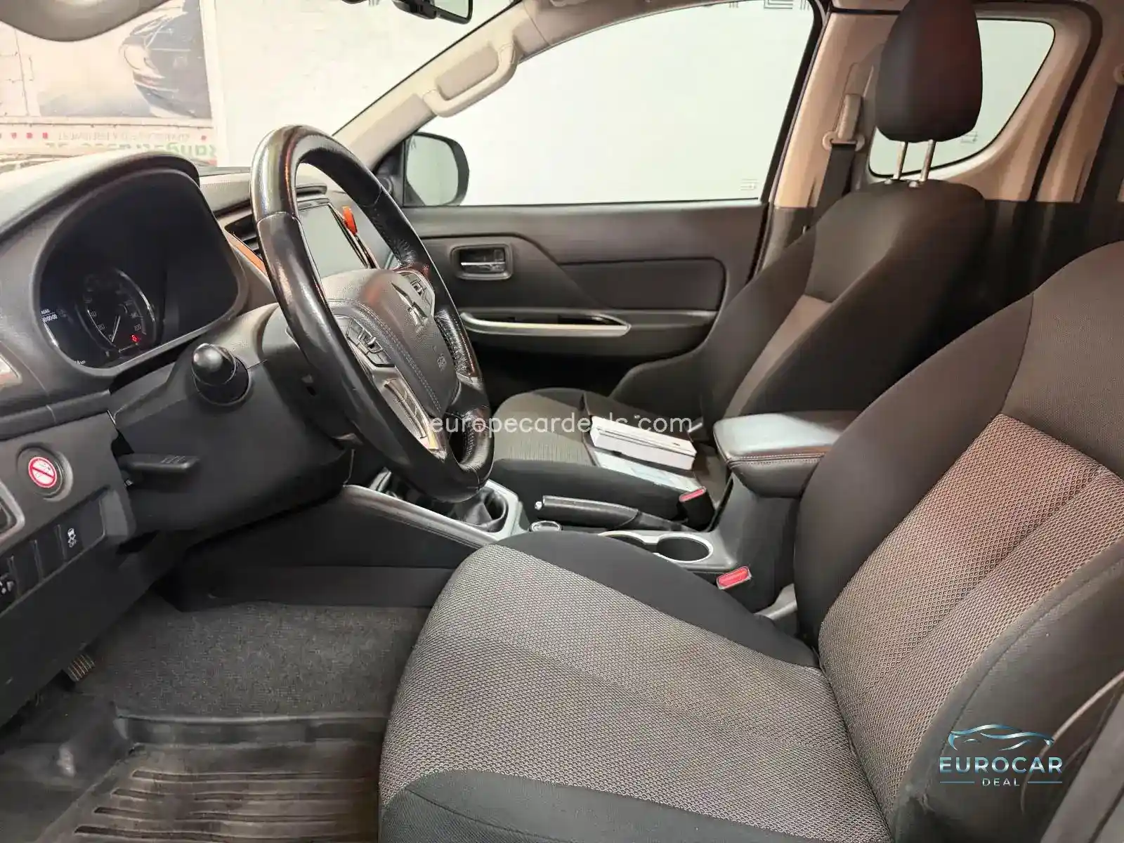 Mitsubishi L200