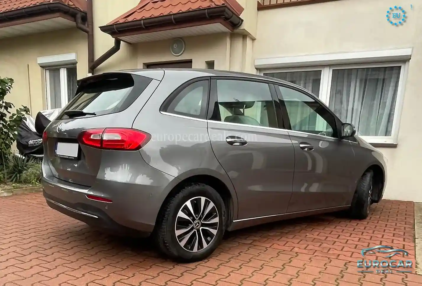 Mercedes-Benz B 180