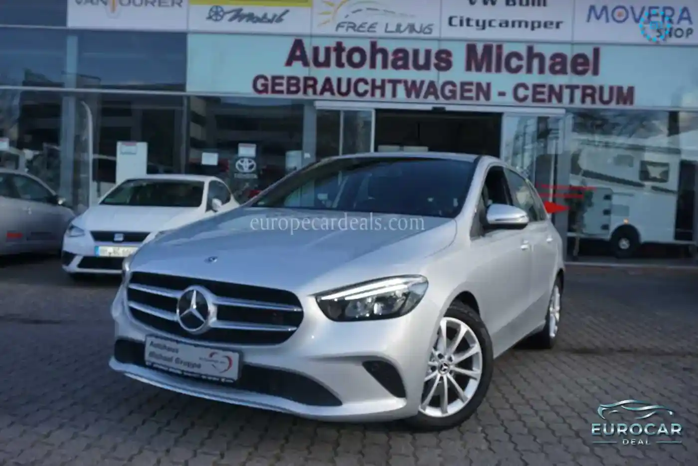 Mercedes-Benz B 180