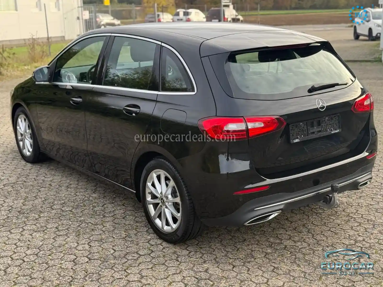 Mercedes-Benz B 180