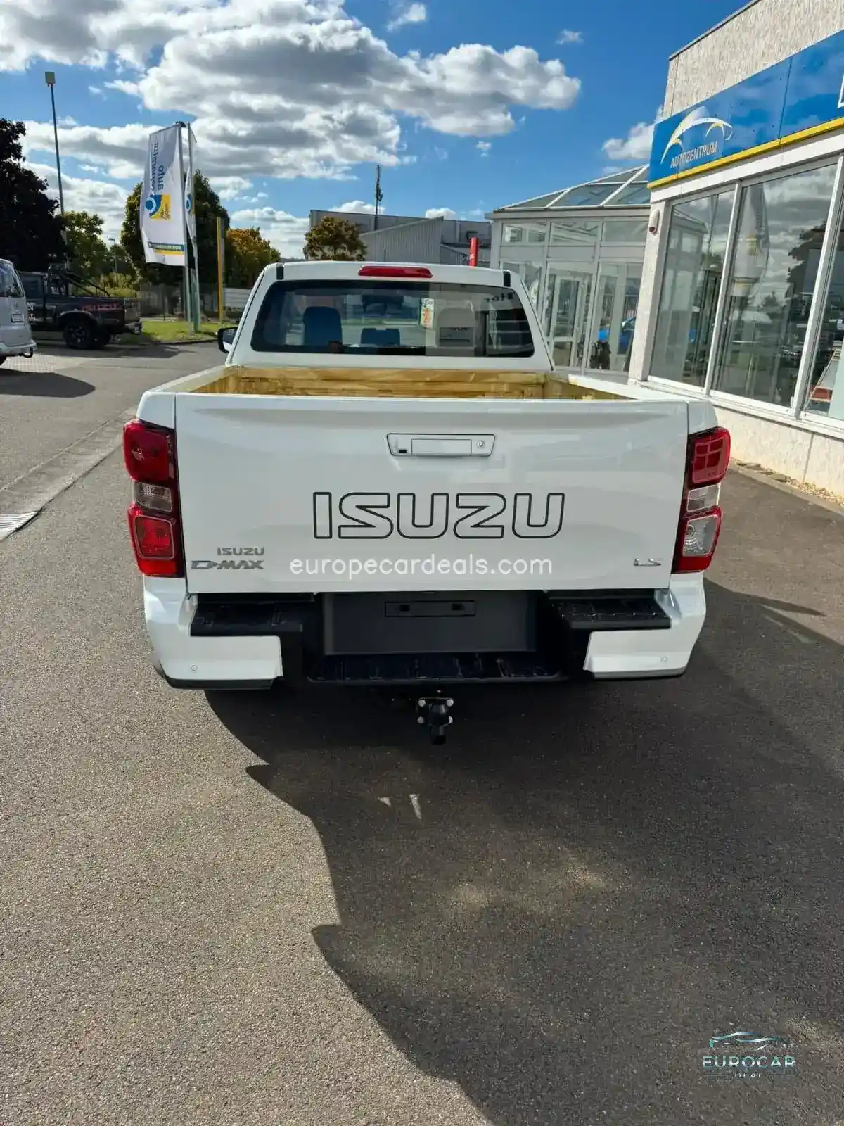 Space Cab 4X4 LS AT 2025