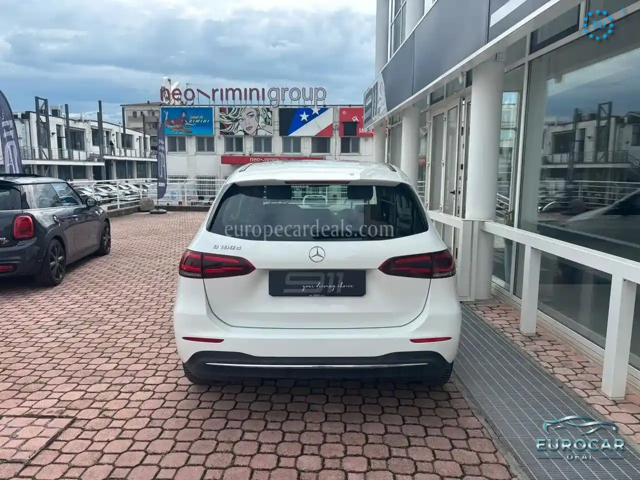 Mercedes-Benz B 180