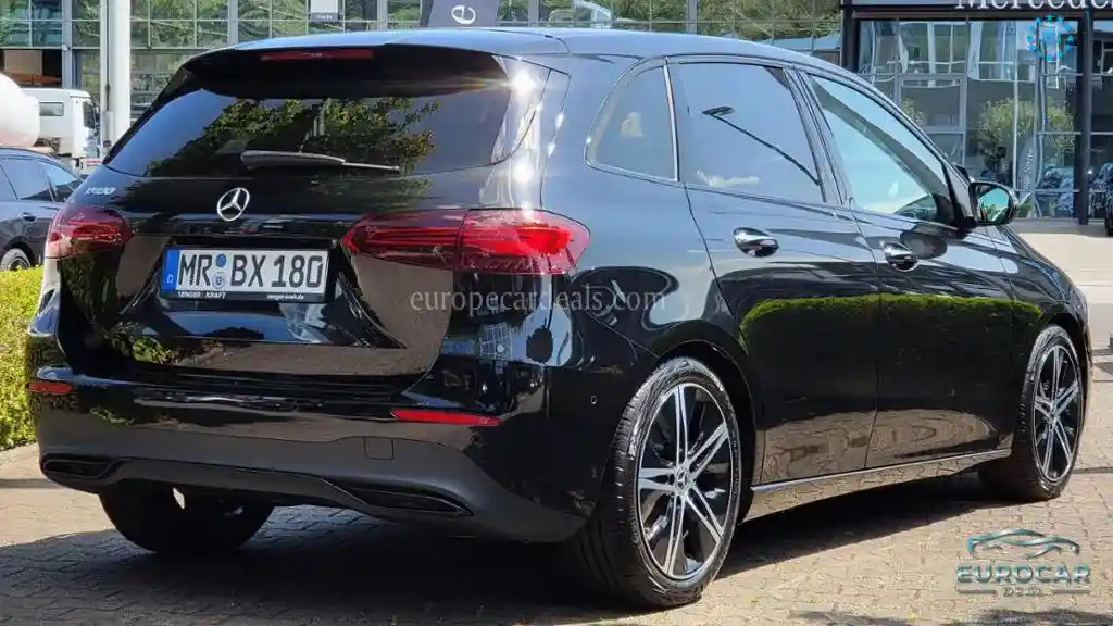 Mercedes-Benz B 180