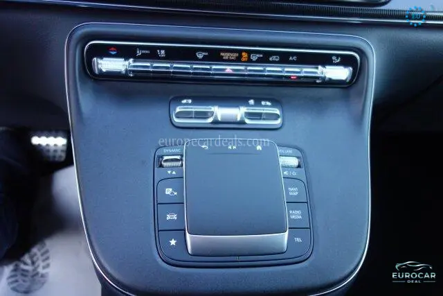 Mercedes-Benz V 220