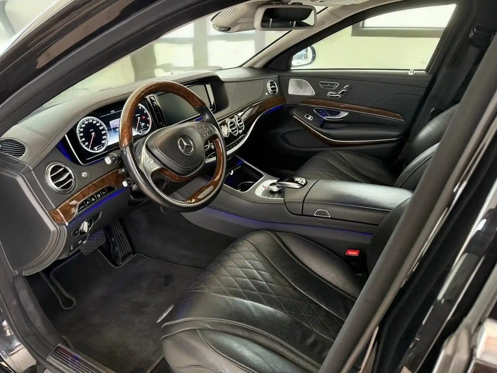 Mercedes-Benz S 600