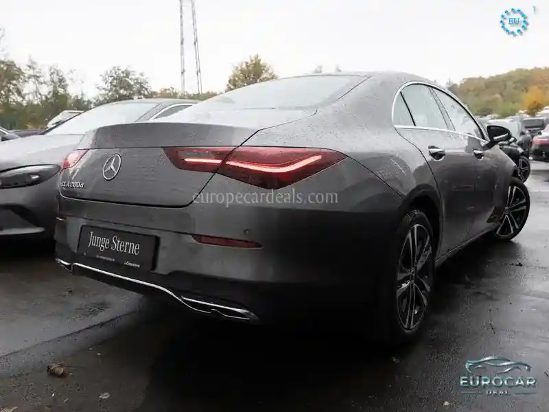 Mercedes-Benz CLA 200