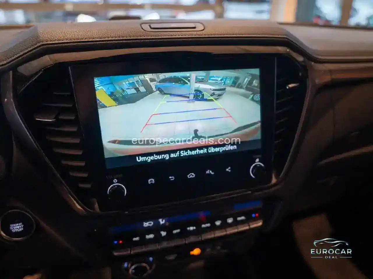Double Cab 4WD V-CROSS – Neues Modell MJ24