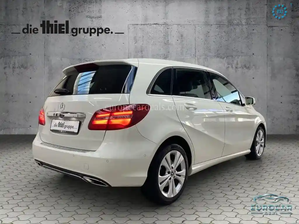 Mercedes-Benz B 220