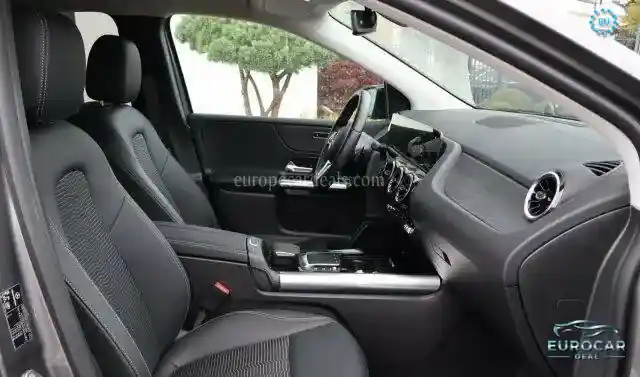 Mercedes-Benz B 220