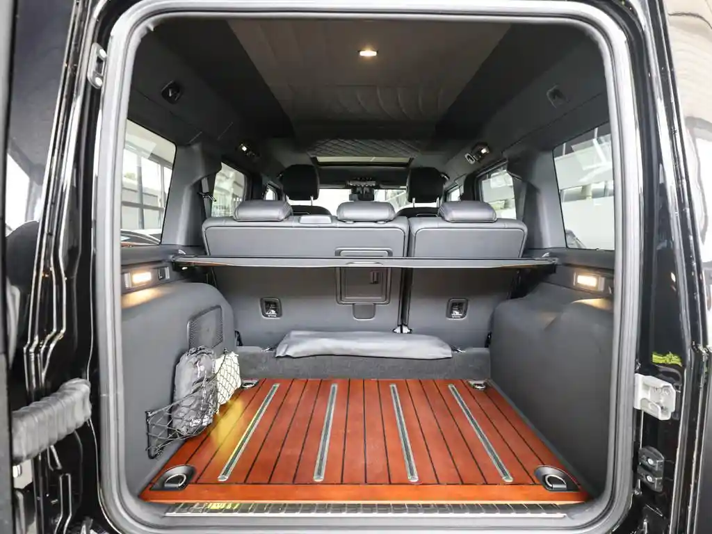 Mercedes-Benz G 500