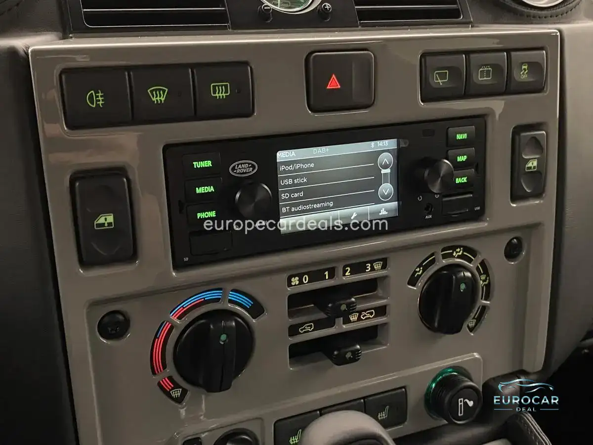 Land Rover Defender