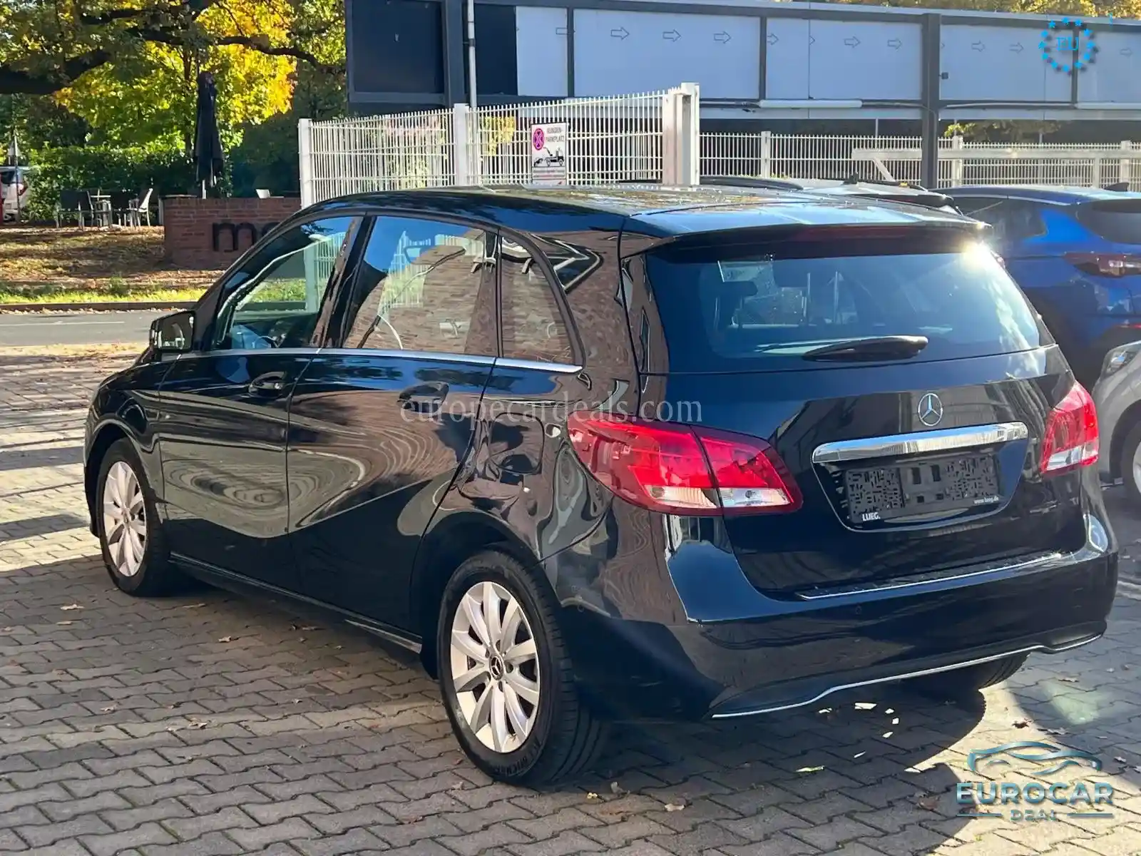 Mercedes-Benz B 180