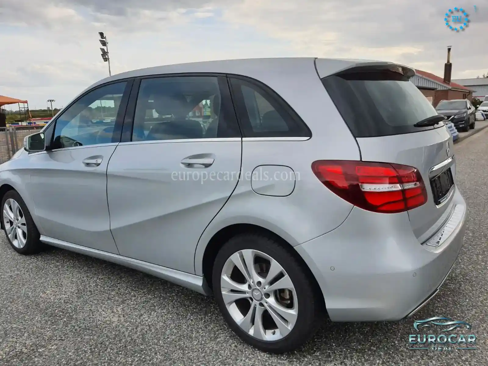Mercedes-Benz B 180
