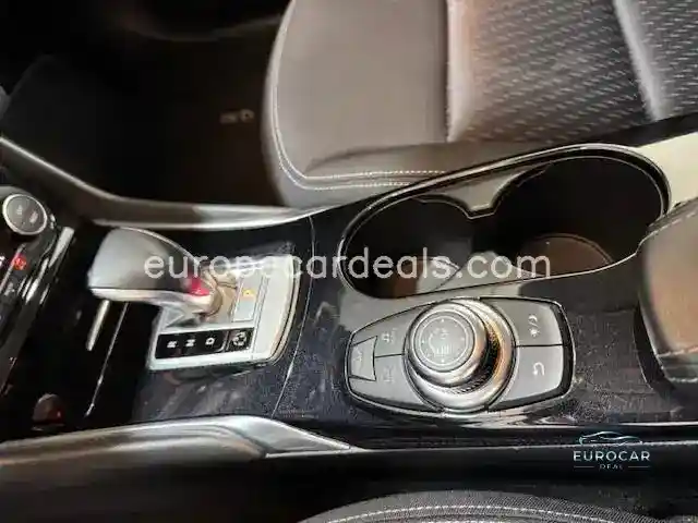 Infiniti Q30