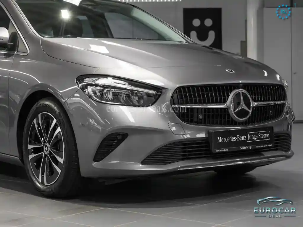 Mercedes-Benz B 180
