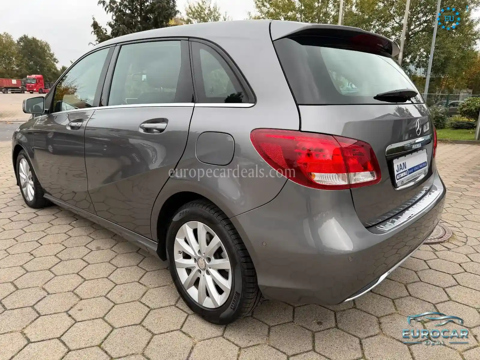 Mercedes-Benz B 200