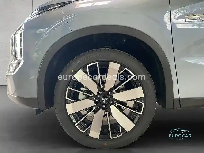Mitsubishi Plug-in Hybrid Outlander