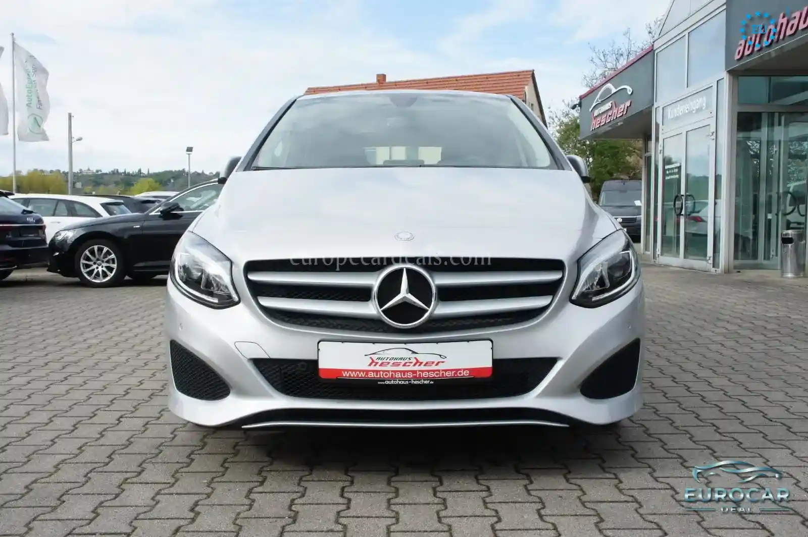 Mercedes-Benz B 180