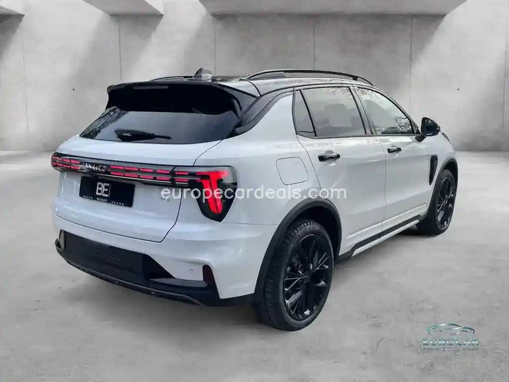 Lynk&Co 01
