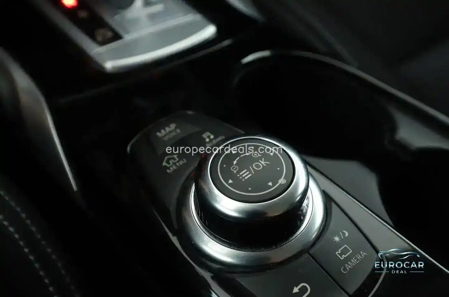 Infiniti Q30