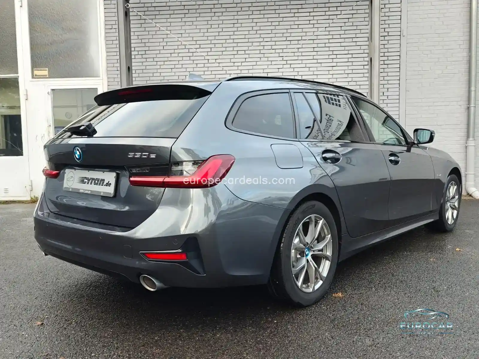 BMW 330