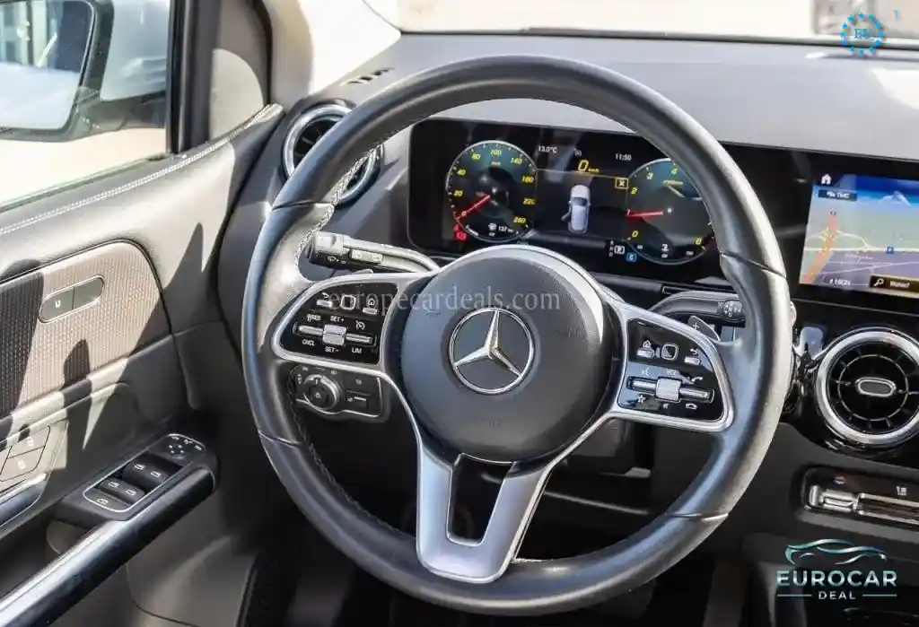 Mercedes-Benz B 180