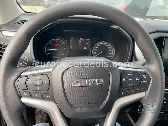 D-MAX 4×4 LS A/T DoubleCab
