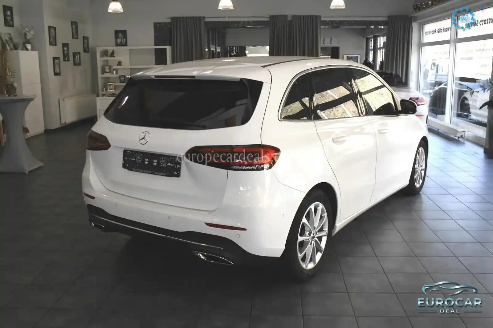 Mercedes-Benz B 180