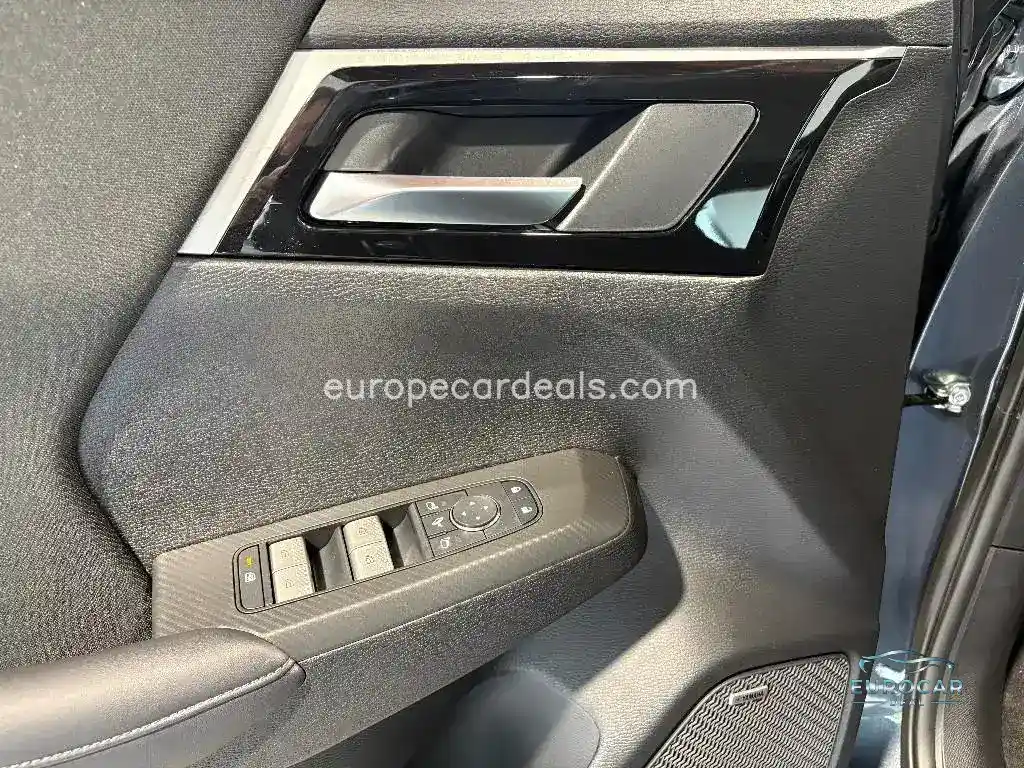 Mitsubishi Plug-in Hybrid Outlander