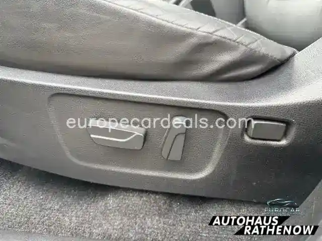 Double Cab 4WD V-CROSS Leder*LED*Mehrzone