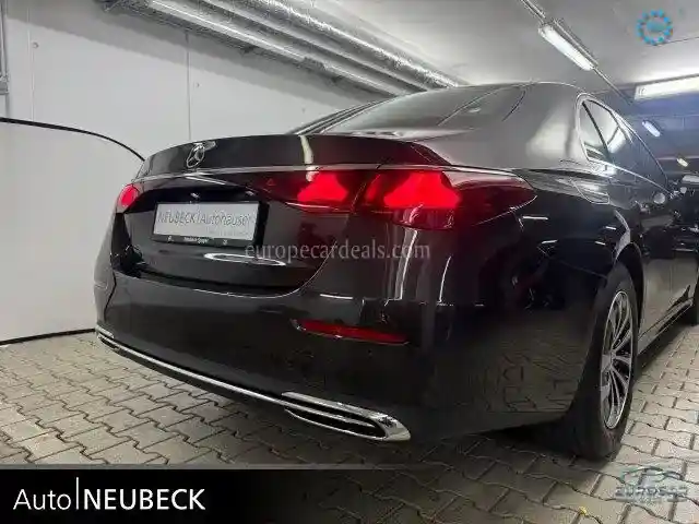 Mercedes-Benz E 200