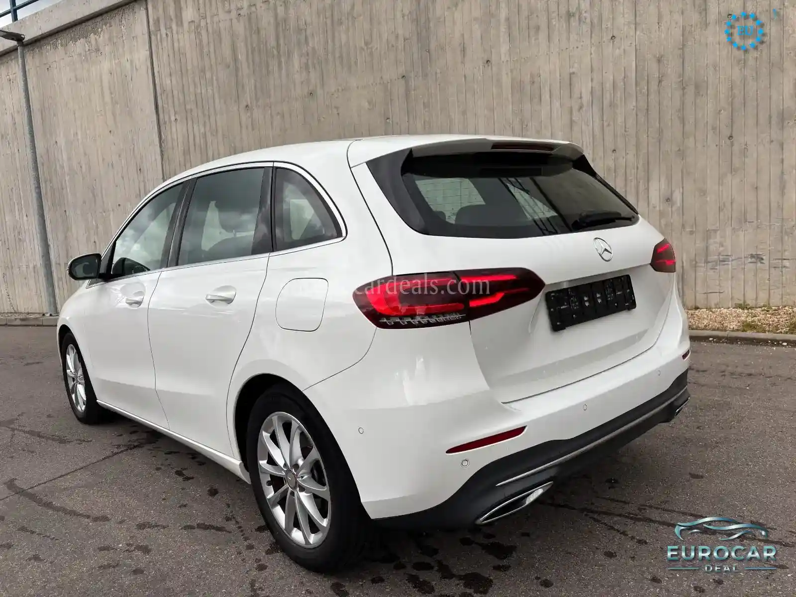 Mercedes-Benz B 180