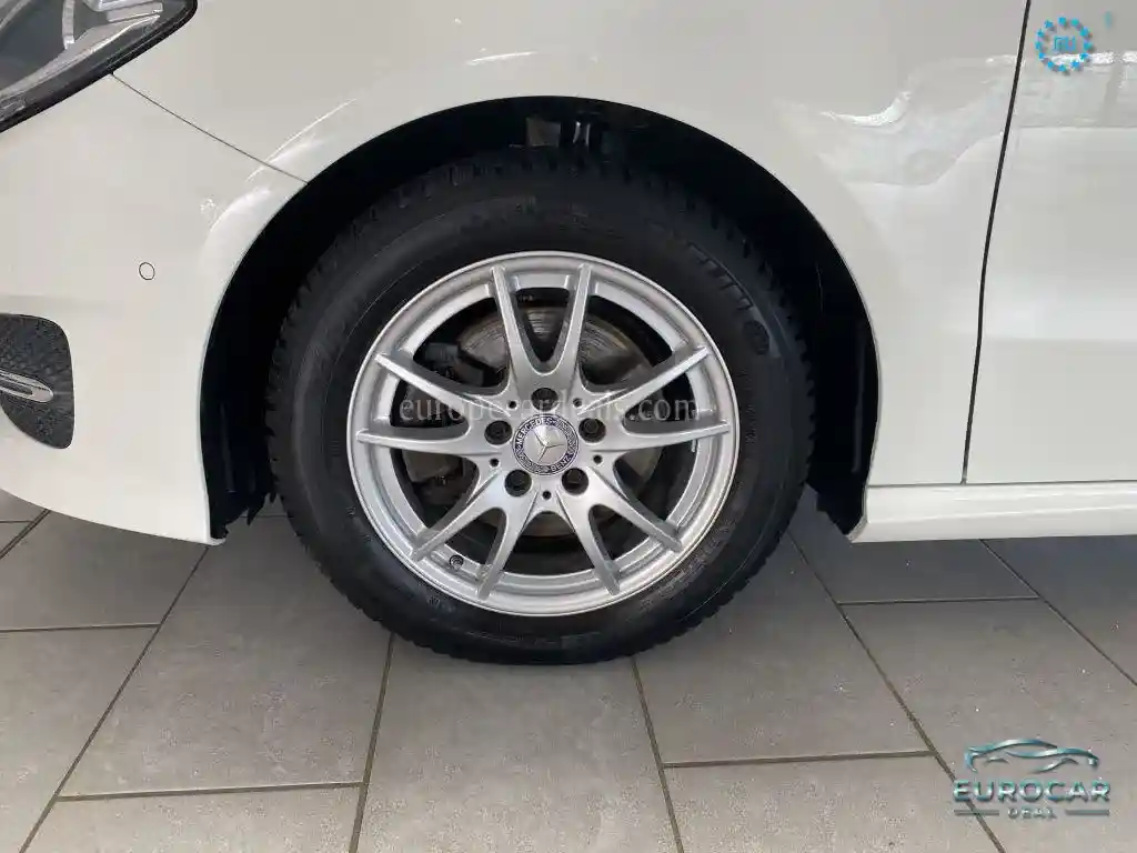 Mercedes-Benz B 200